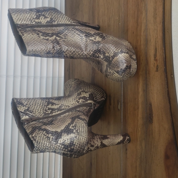 Mossimo - Picture 5 of 6